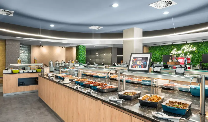 Park Inn by Radisson S�rv�r Resort & Spa S�rv�r - M�rcius 15. (min. 3 �j)