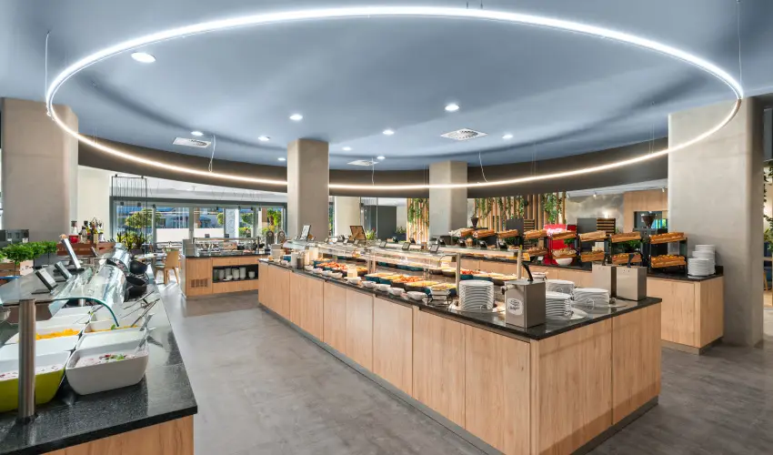 Park Inn by Radisson S�rv�r Resort & Spa S�rv�r - M�rcius 15. (min. 3 �j)