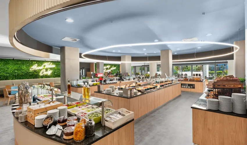 Park Inn by Radisson S�rv�r Resort & Spa S�rv�r - M�rcius 15. (min. 3 �j)