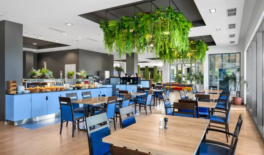 Park Inn by Radisson S�rv�r Resort & Spa S�rv�r - M�rcius 15. (min. 3 �j)