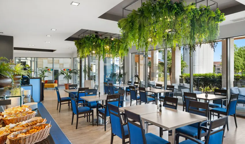 Park Inn by Radisson S�rv�r Resort & Spa S�rv�r - M�rcius 15. (min. 3 �j)