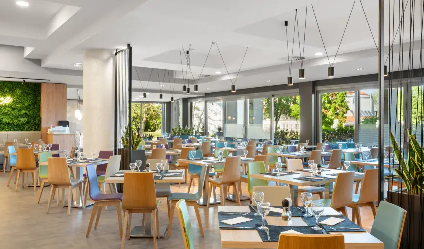 Park Inn by Radisson S�rv�r Resort & Spa S�rv�r - M�rcius 15. (min. 3 �j)