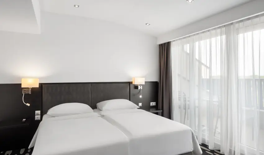 Park Inn by Radisson S�rv�r Resort & Spa S�rv�r - M�rcius 15. (min. 3 �j)
