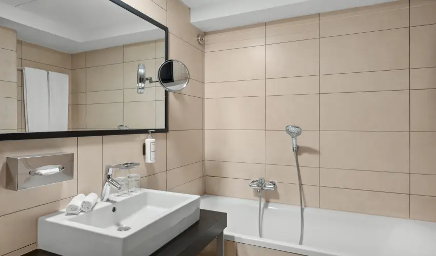Park Inn by Radisson S�rv�r Resort & Spa S�rv�r - M�rcius 15. (min. 3 �j)
