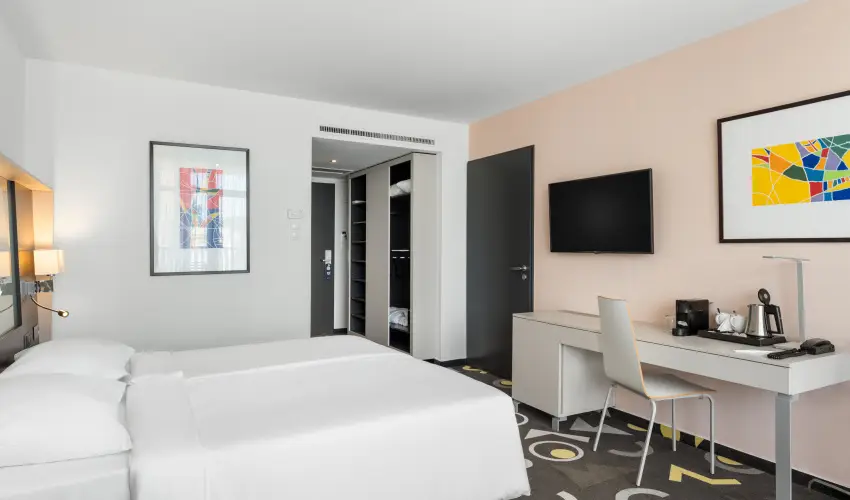 Park Inn by Radisson S�rv�r Resort & Spa S�rv�r - M�rcius 15. (min. 3 �j)