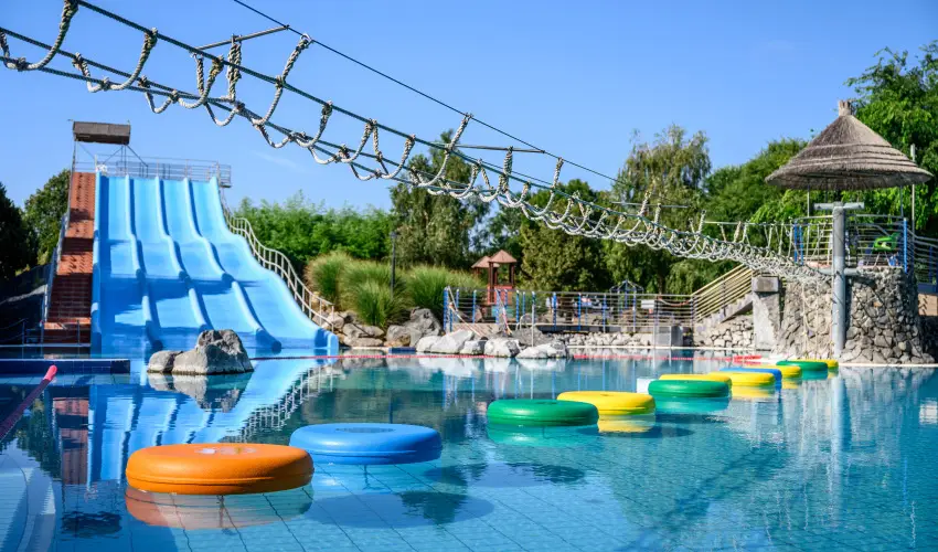 Park Inn by Radisson S�rv�r Resort & Spa S�rv�r - M�rcius 15. (min. 3 �j)