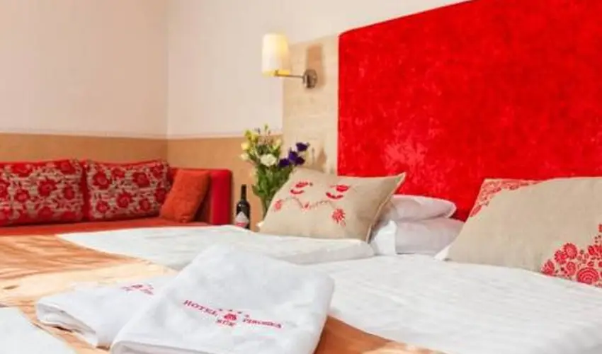 Hotel Piroska B�k, B�kf�rd� - M�rcius 15. 