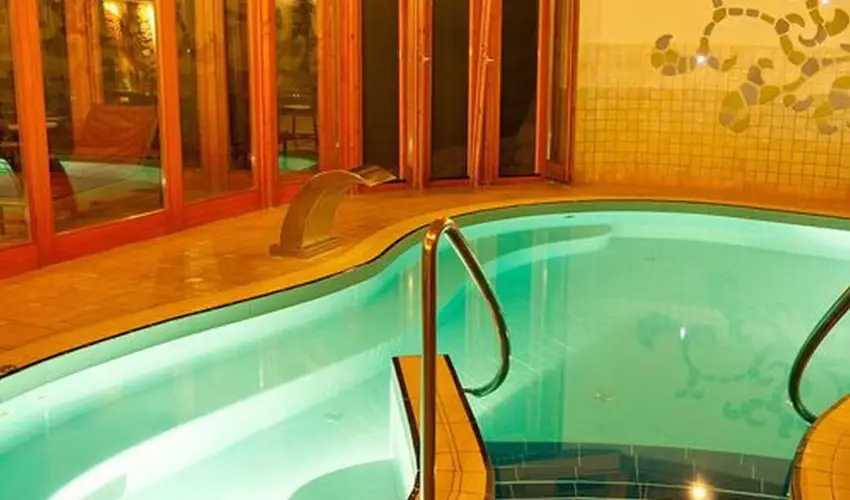 Hotel Piroska B�k, B�kf�rd� - M�rcius 15. 