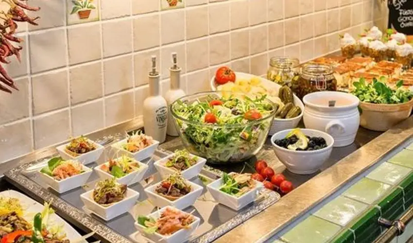 Hotel Piroska B�k, B�kf�rd� - M�rcius 15. 