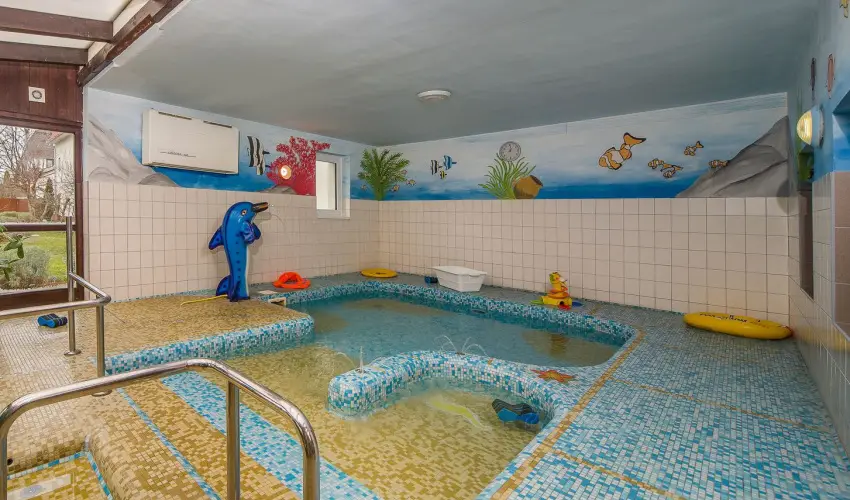 Hotel Piroska B�k, B�kf�rd� - M�rcius 15. 