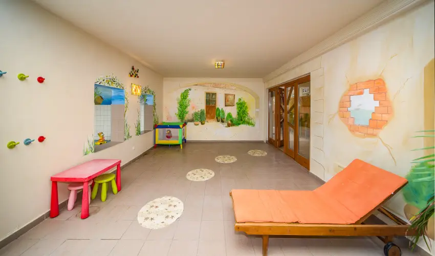 Hotel Piroska B�k, B�kf�rd� - M�rcius 15. 