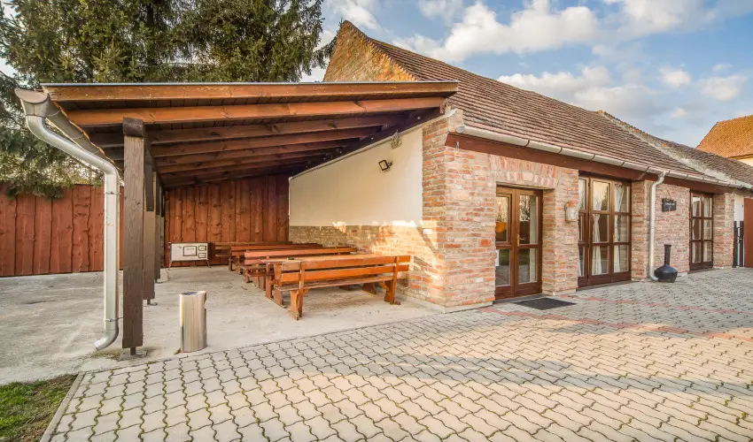 Hotel Piroska B�k, B�kf�rd� - M�rcius 15. 