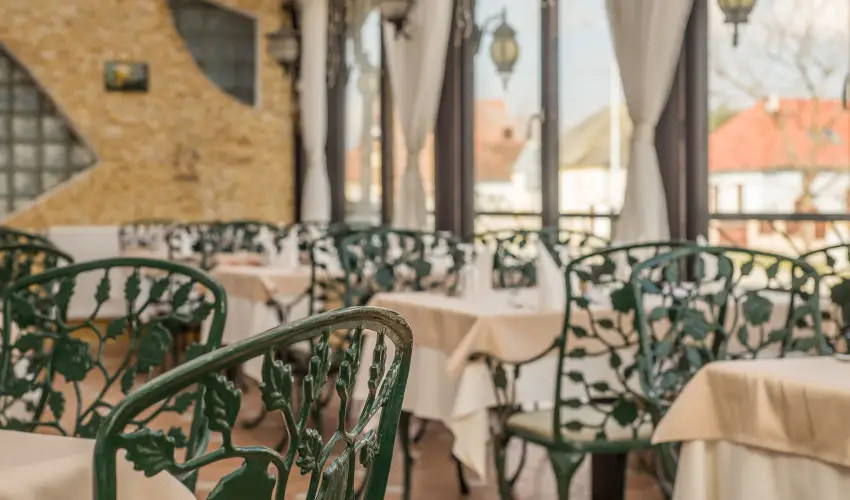 Hotel Piroska B�k, B�kf�rd� - M�rcius 15. 