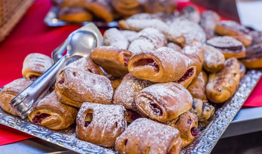 Hotel Piroska B�k, B�kf�rd� - M�rcius 15. 