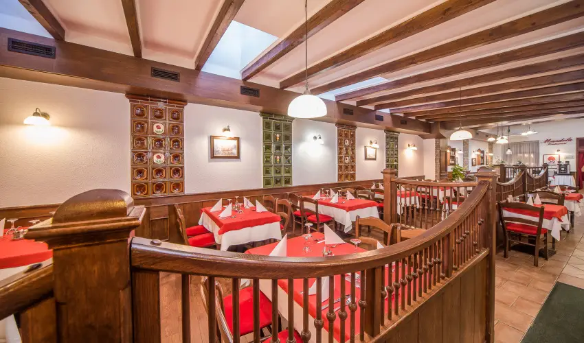 Hotel Piroska B�k, B�kf�rd� - M�rcius 15. 