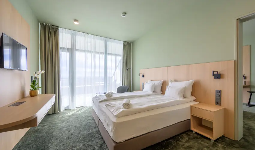 Hotel Princeps S�toralja�jhely - M�rcius 15.