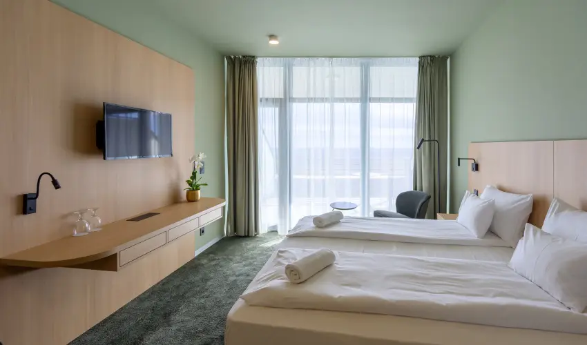 Hotel Princeps S�toralja�jhely - M�rcius 15.