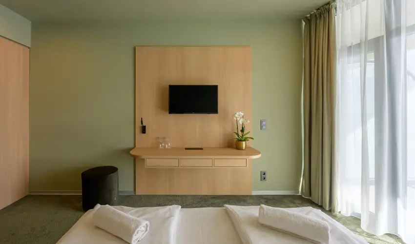 Hotel Princeps S�toralja�jhely - M�rcius 15.