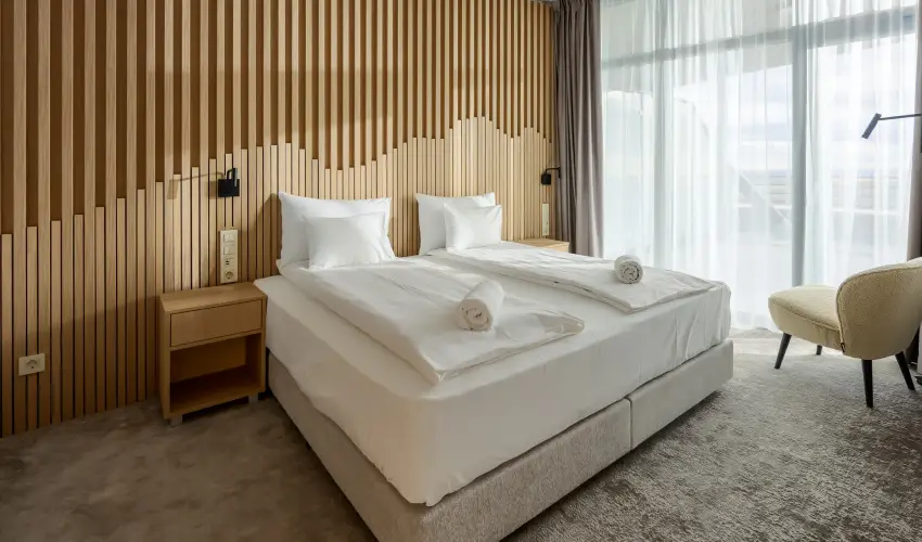 Hotel Princeps S�toralja�jhely - M�rcius 15.