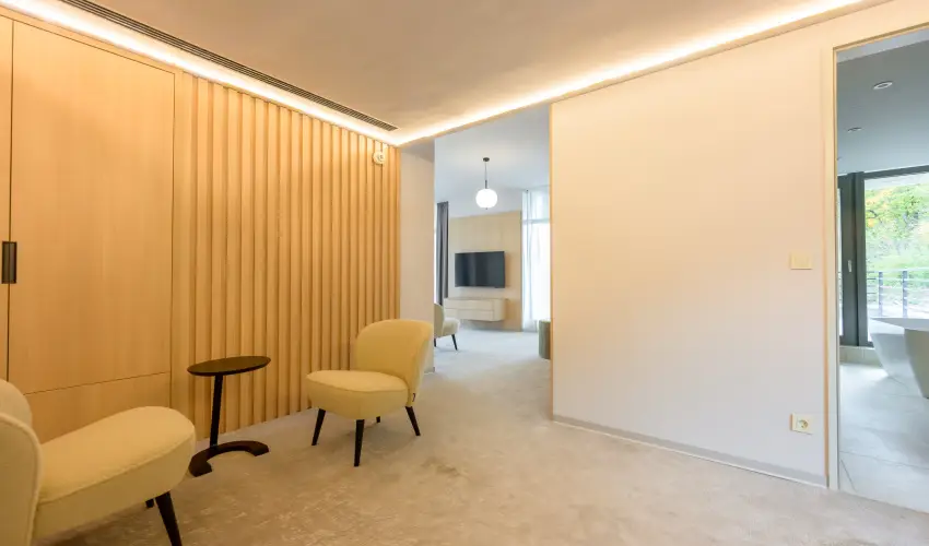 Hotel Princeps S�toralja�jhely - M�rcius 15.