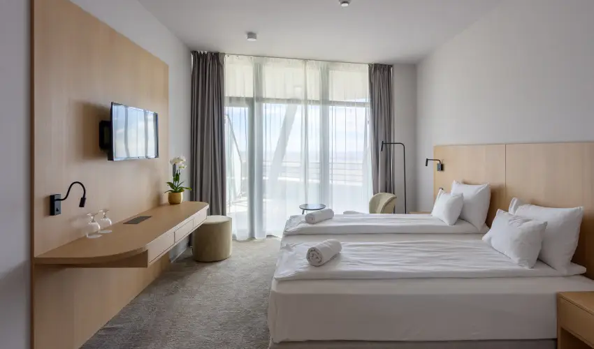 Hotel Princeps S�toralja�jhely - M�rcius 15.