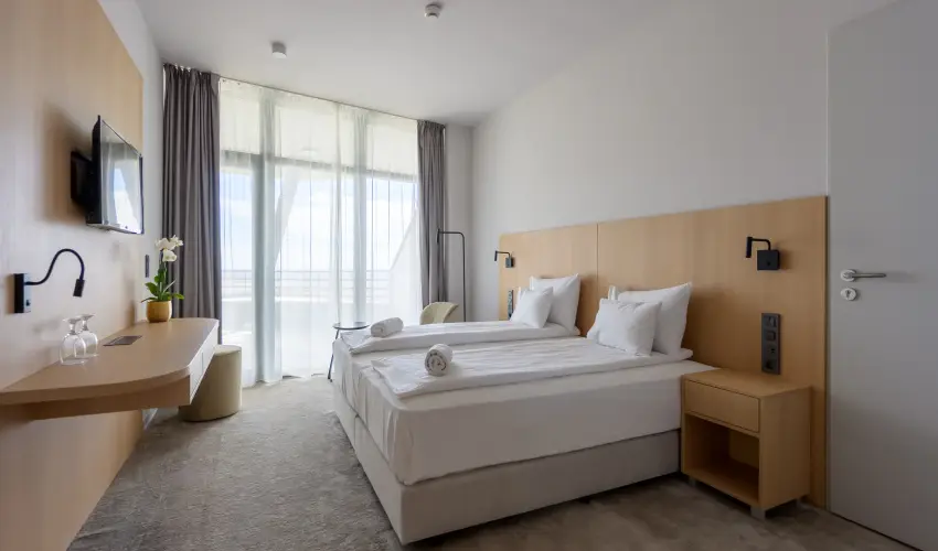 Hotel Princeps S�toralja�jhely - M�rcius 15.