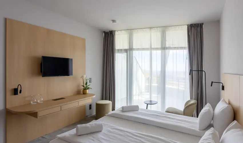 Hotel Princeps S�toralja�jhely - M�rcius 15.