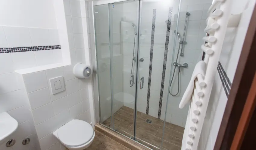 R�v�sz Hotel, �tterem & Rosa Spa Gy�r - M�rcius 15. 