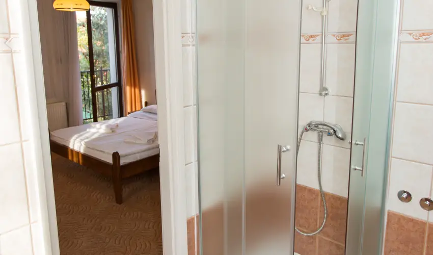 R�v�sz Hotel, �tterem & Rosa Spa Gy�r - M�rcius 15. 