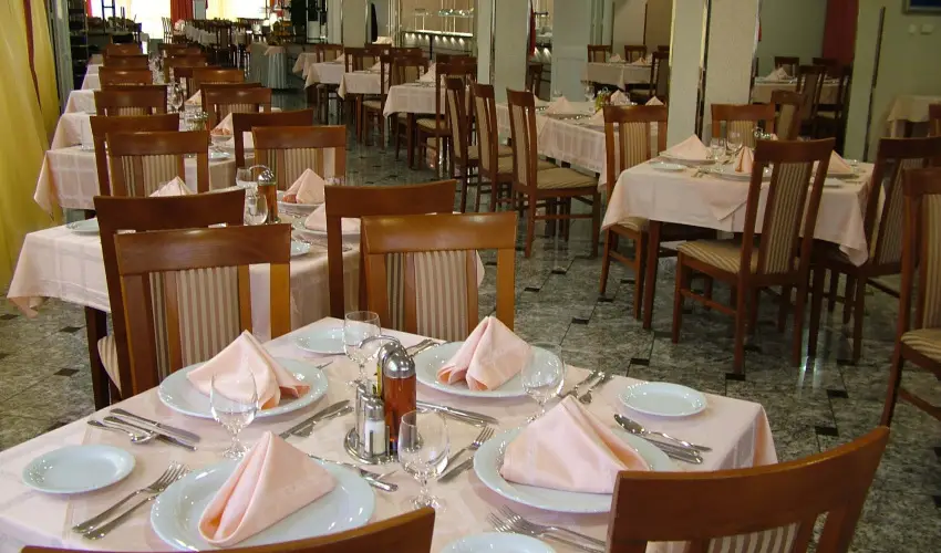 Silver Hotel Hajd�szoboszl� - M�rcius 15.  (min. 2 �j)