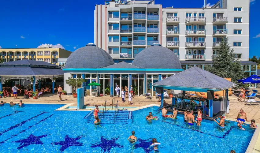Silver Hotel Hajd�szoboszl� - M�rcius 15.  (min. 2 �j)