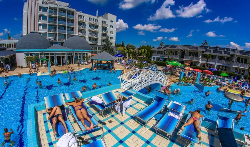 Silver Hotel Hajd�szoboszl� - M�rcius 15.  (min. 2 �j)