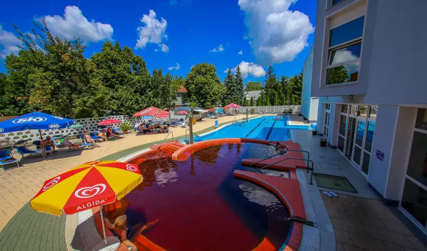 Silver Hotel Hajd�szoboszl� - M�rcius 15.  (min. 2 �j)