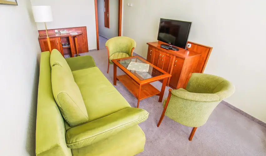 Silver Hotel Hajd�szoboszl� - M�rcius 15.  (min. 2 �j)
