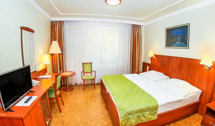 Silver Hotel Hajd�szoboszl� - M�rcius 15.  (min. 2 �j)