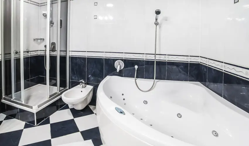 Silver Hotel Hajd�szoboszl� - M�rcius 15.  (min. 2 �j)