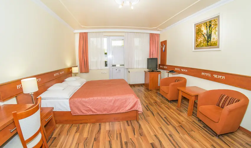 Silver Hotel Hajd�szoboszl� - M�rcius 15.  (min. 2 �j)