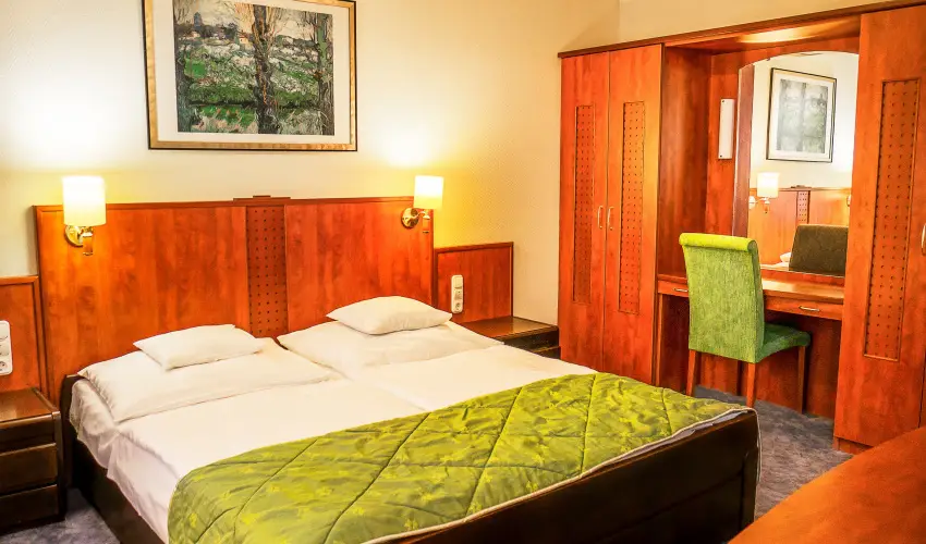 Silver Hotel Hajd�szoboszl� - M�rcius 15.  (min. 2 �j)