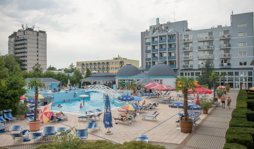 Silver Hotel Hajd�szoboszl� - M�rcius 15.  (min. 2 �j)