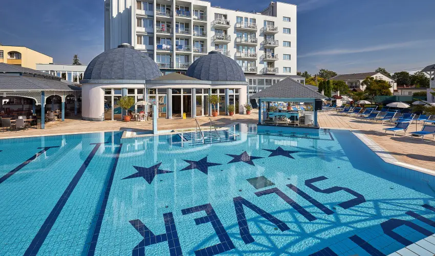Silver Hotel Hajd�szoboszl� - M�rcius 15.  (min. 2 �j)