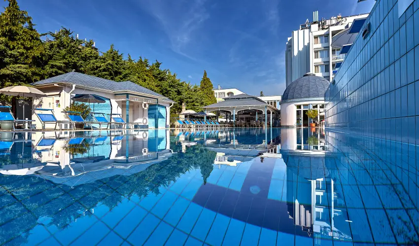Silver Hotel Hajd�szoboszl� - M�rcius 15.  (min. 2 �j)