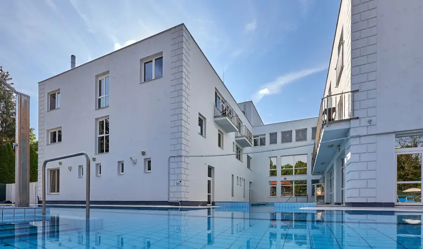 Silver Hotel Hajd�szoboszl� - M�rcius 15.  (min. 2 �j)