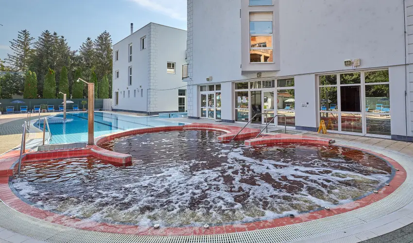 Silver Hotel Hajd�szoboszl� - M�rcius 15.  (min. 2 �j)