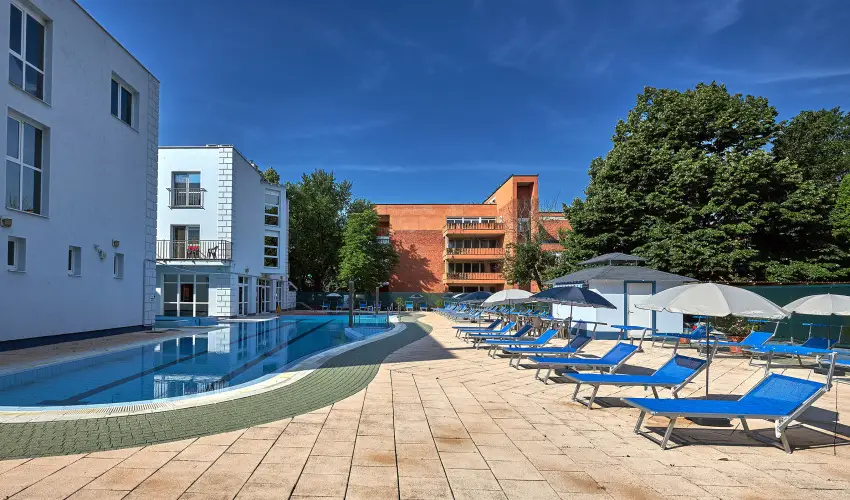 Silver Hotel Hajd�szoboszl� - M�rcius 15.  (min. 2 �j)