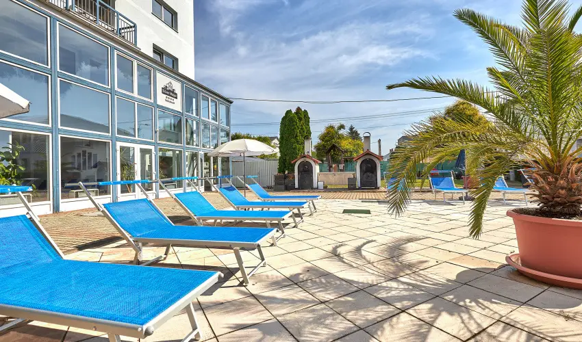 Silver Hotel Hajd�szoboszl� - M�rcius 15.  (min. 2 �j)