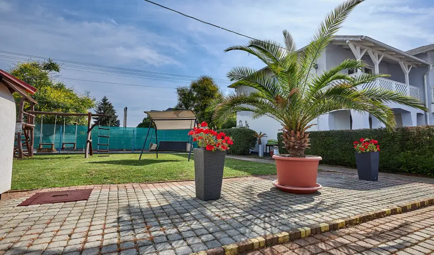 Silver Hotel Hajd�szoboszl� - M�rcius 15.  (min. 2 �j)