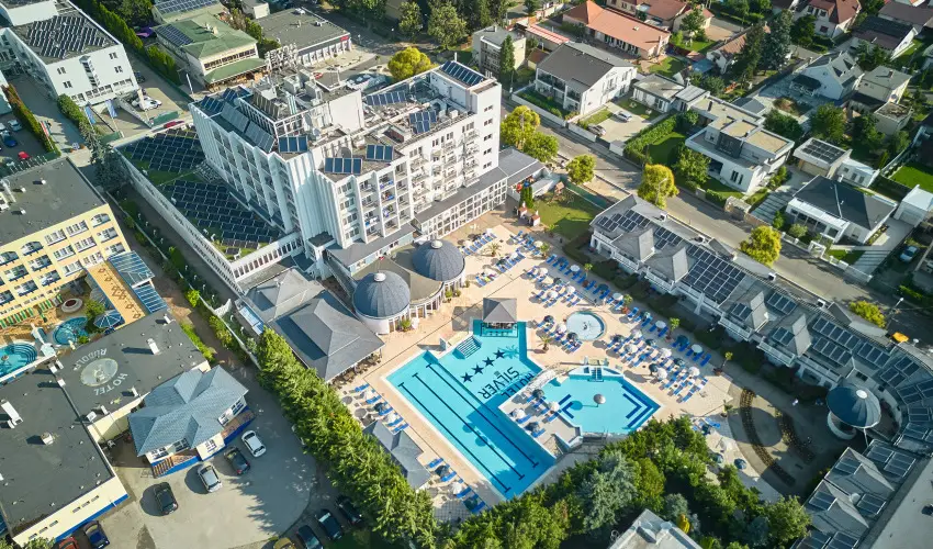 Silver Hotel Hajd�szoboszl� - M�rcius 15.  (min. 2 �j)