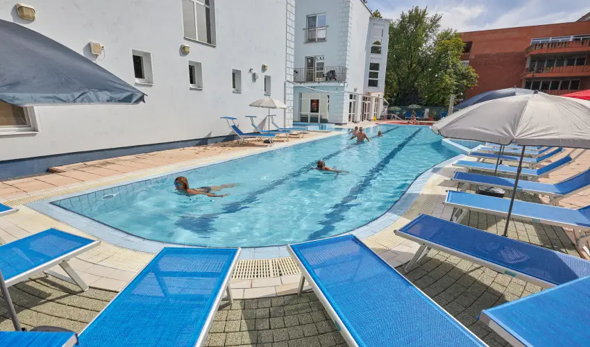 Silver Hotel Hajd�szoboszl� - M�rcius 15.  (min. 2 �j)