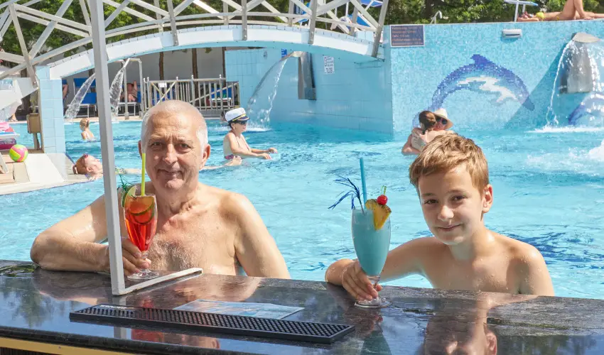 Silver Hotel Hajd�szoboszl� - M�rcius 15.  (min. 2 �j)