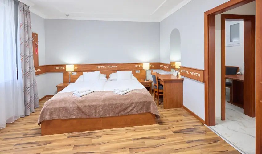 Silver Hotel Hajd�szoboszl� - M�rcius 15.  (min. 2 �j)